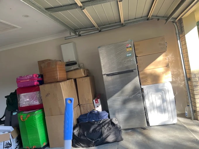 Professional movers managing logistics